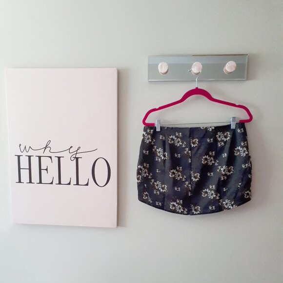 NWT Free People black jacquard floral print satin-like mini skirt, 8 - Picture 15 of 16